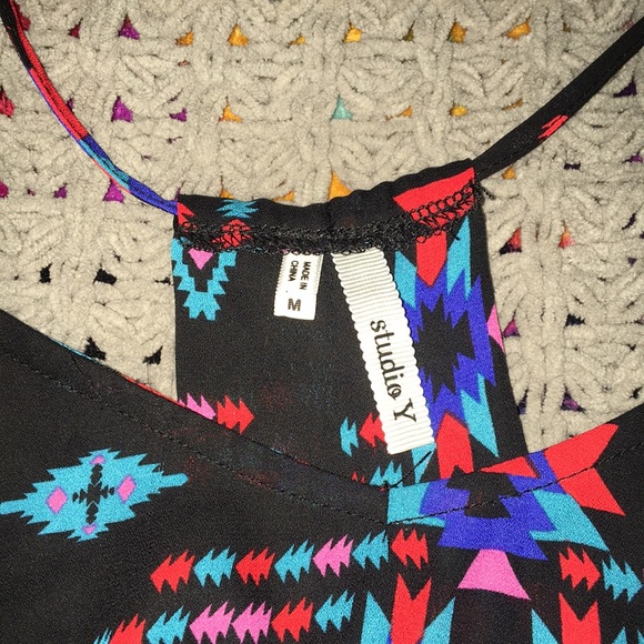Aztec Printed Tank Top - Picture 2 of 3